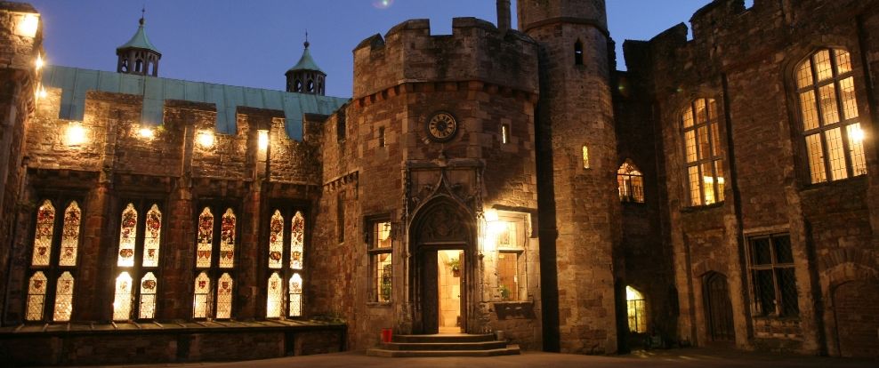 Berkeley Castle looks absolutely stunning when it is lit up at night. 